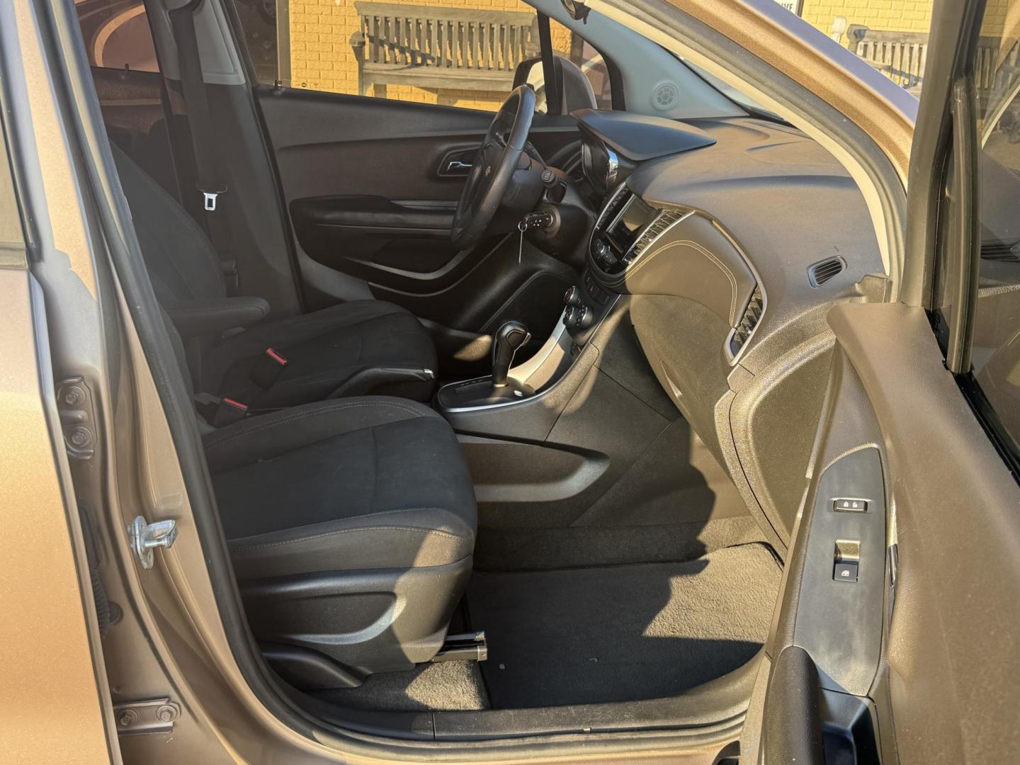 2018 Brown Chevrolet Trax (3GNCJKSB4JL) with an 4-Cyl, ECOTEC Turbo, 1.4L engine, Automatic, 6-Spd transmission, located at 8008 Warden Rd, Sherwood, AR, 72120, (501) 801-6100, 34.830078, -92.186684 - Photo#8