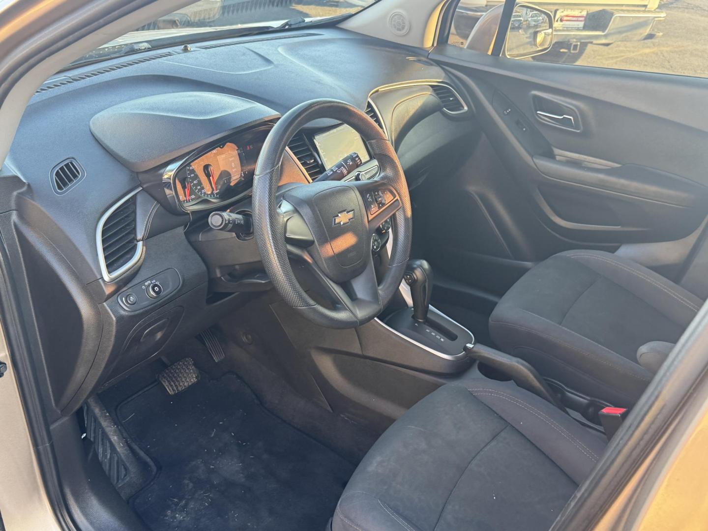 2018 Brown Chevrolet Trax (3GNCJKSB4JL) with an 4-Cyl, ECOTEC Turbo, 1.4L engine, Automatic, 6-Spd transmission, located at 8008 Warden Rd, Sherwood, AR, 72120, (501) 801-6100, 34.830078, -92.186684 - Photo#12