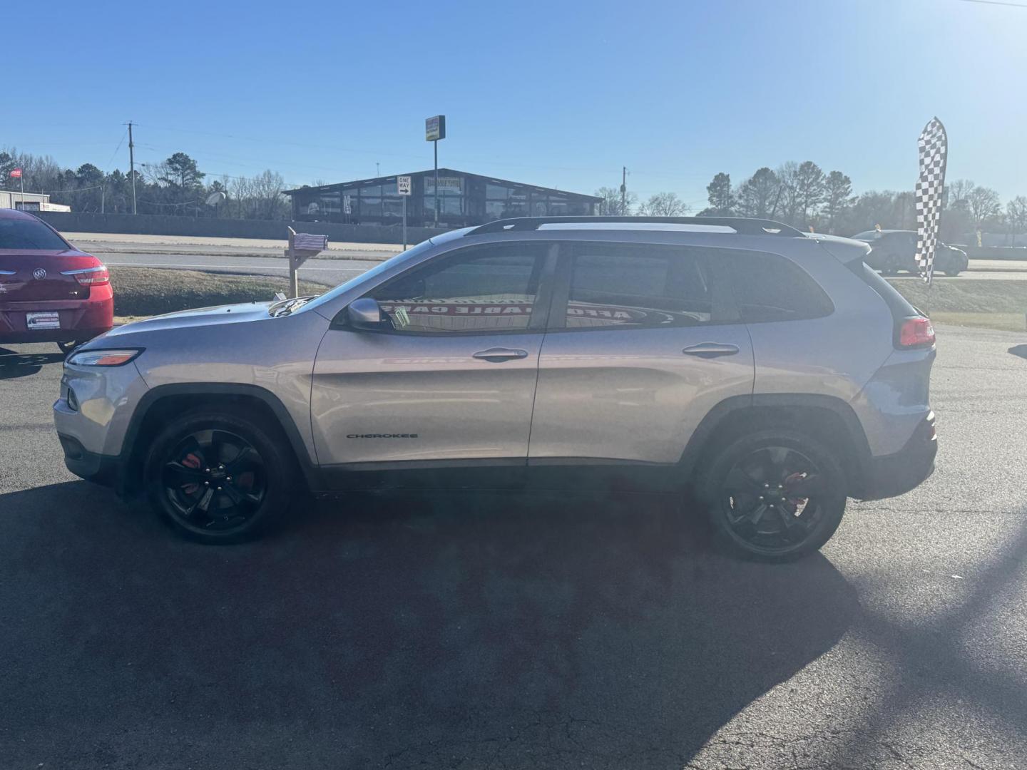 2018 Silver Jeep Cherokee (1C4PJLCB7JD) with an 4-Cyl, 2.4 Liter engine, Automatic, 9-Spd transmission, located at 8008 Warden Rd, Sherwood, AR, 72120, (501) 801-6100, 34.830078, -92.186684 - Photo#4