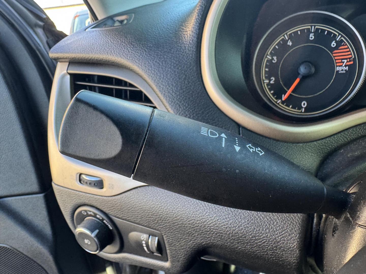 2018 Silver Jeep Cherokee (1C4PJLCB7JD) with an 4-Cyl, 2.4 Liter engine, Automatic, 9-Spd transmission, located at 8008 Warden Rd, Sherwood, AR, 72120, (501) 801-6100, 34.830078, -92.186684 - Photo#19