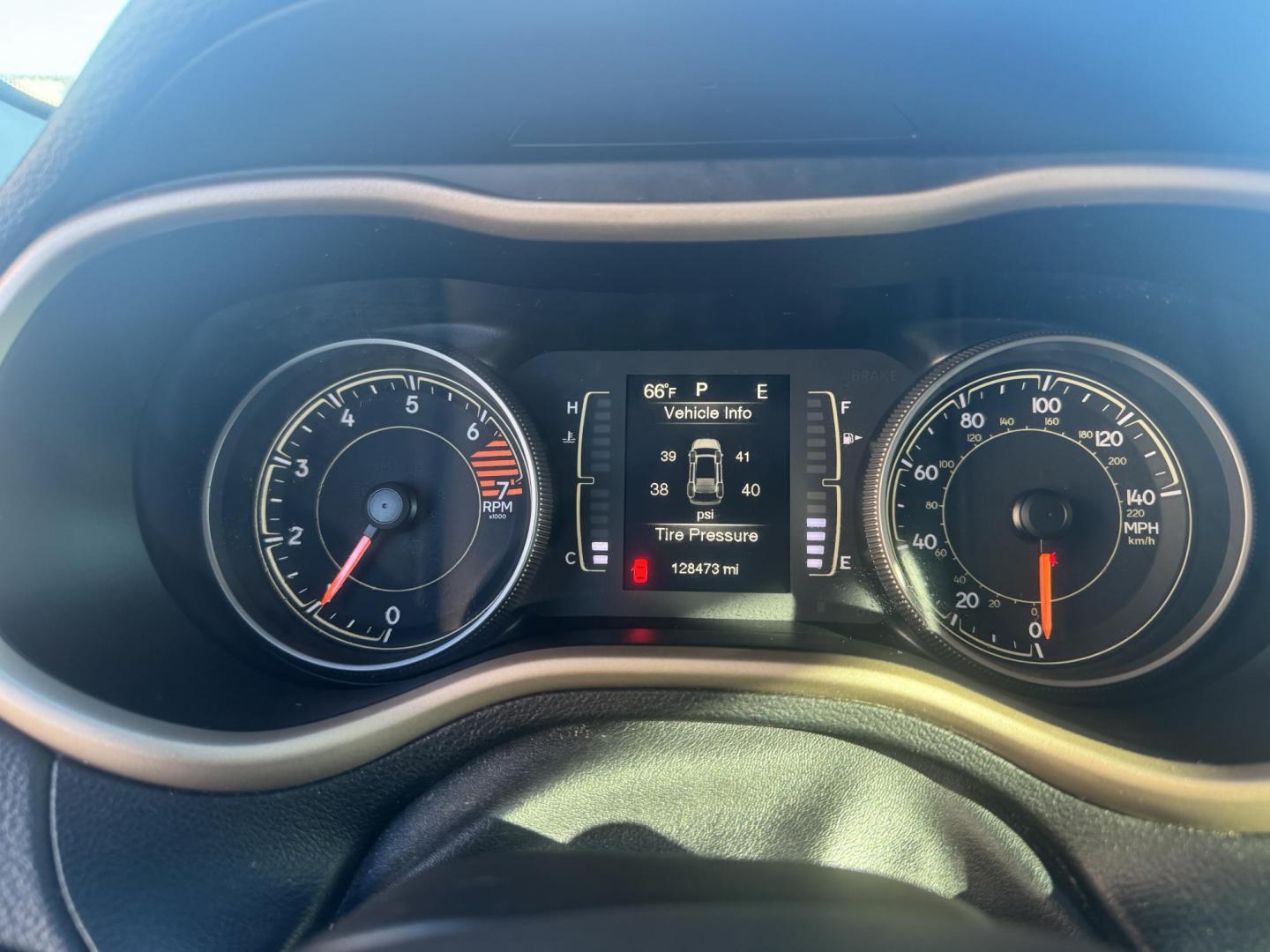 2018 Silver Jeep Cherokee (1C4PJLCB7JD) with an 4-Cyl, 2.4 Liter engine, Automatic, 9-Spd transmission, located at 8008 Warden Rd, Sherwood, AR, 72120, (501) 801-6100, 34.830078, -92.186684 - Photo#20