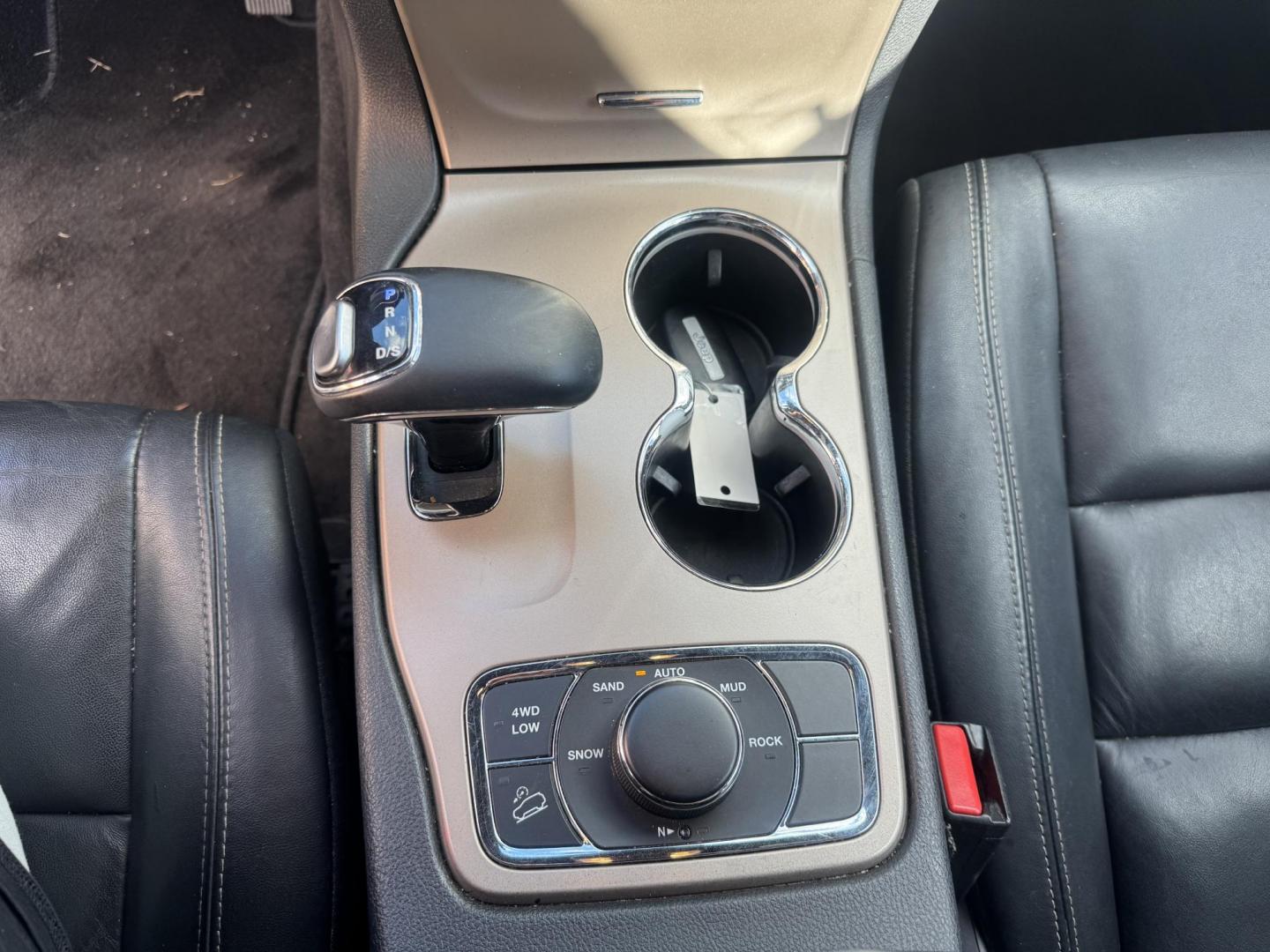 2014 Black Jeep Grand Cherokee (1C4RJFBG7EC) with an V6, Flex Fuel, 3.6 Liter engine, Automatic, 8-Spd transmission, located at 8008 Warden Rd, Sherwood, AR, 72120, (501) 801-6100, 34.830078, -92.186684 - Photo#21