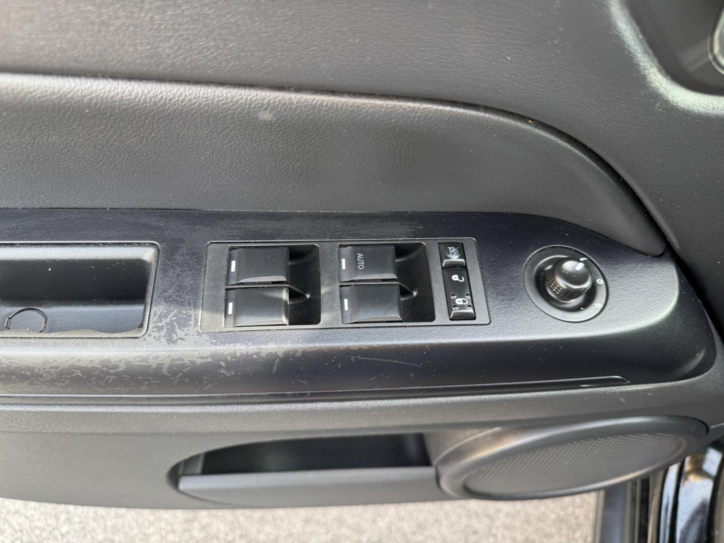 2016 Black Jeep Compass (1C4NJCBA7GD) with an 4-Cyl, 2.4 Liter engine, Auto, 6-Spd AutoStick transmission, located at 8008 Warden Rd, Sherwood, AR, 72120, (501) 801-6100, 34.830078, -92.186684 - Photo#13