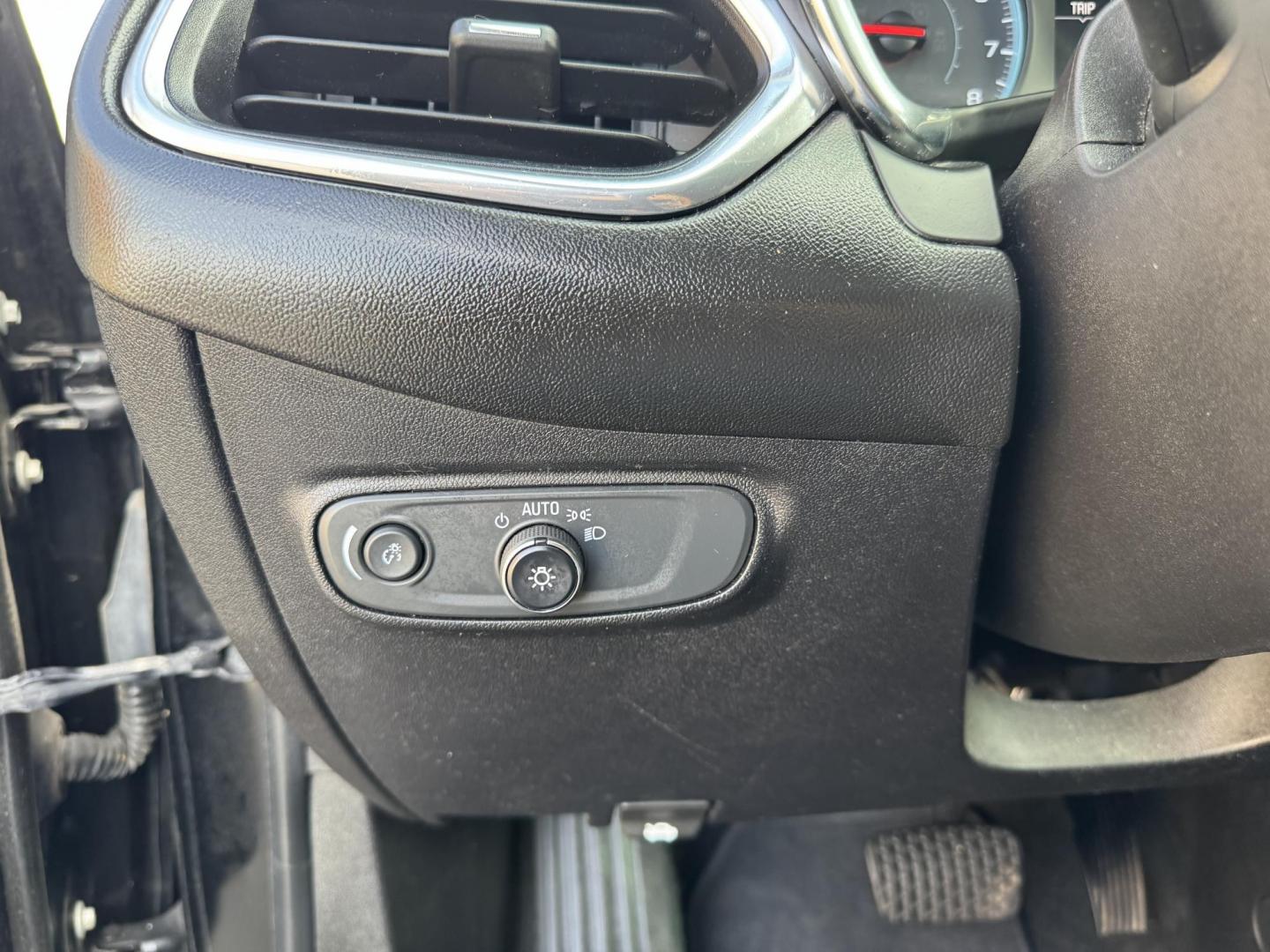 2018 Black Chevrolet Equinox (2GNAXHEV2J6) with an 4-Cyl, Turbo, 1.5 Liter engine, Automatic, 6-Spd w/Overdrive transmission, located at 8008 Warden Rd, Sherwood, AR, 72120, (501) 801-6100, 34.830078, -92.186684 - Photo#13