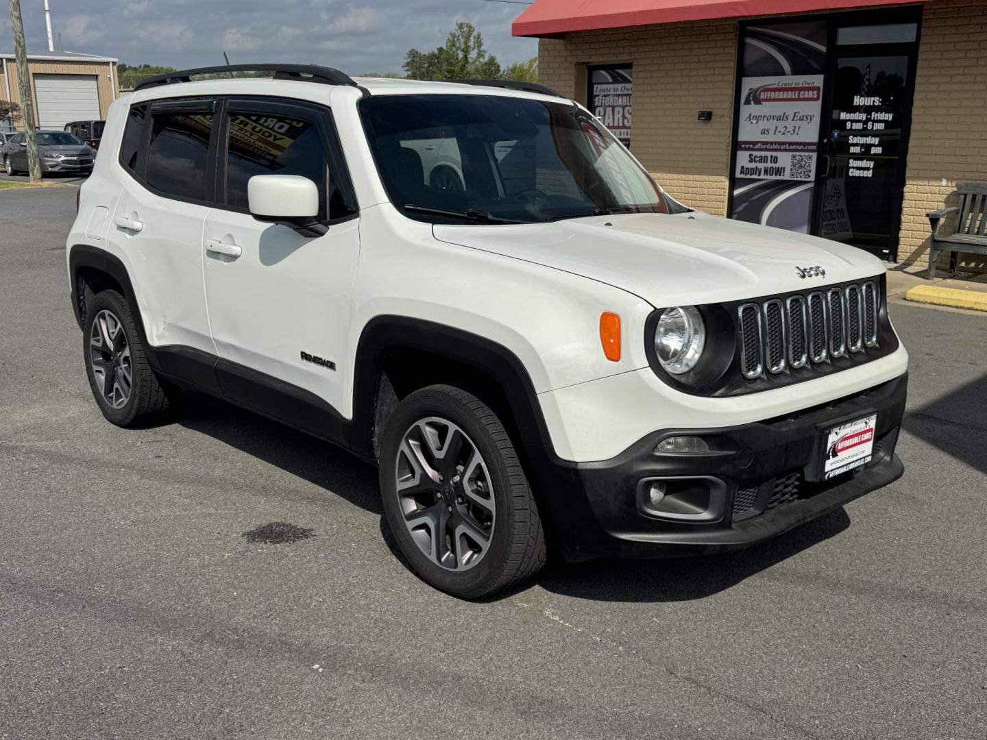 2016 White Jeep Renegade (ZACCJBBT2GP) with an 4-Cyl, MultiAir, 2.4L engine, Automatic, 9-Spd transmission, located at 8008 Warden Rd, Sherwood, AR, 72120, (501) 801-6100, 34.830078, -92.186684 - Photo#1