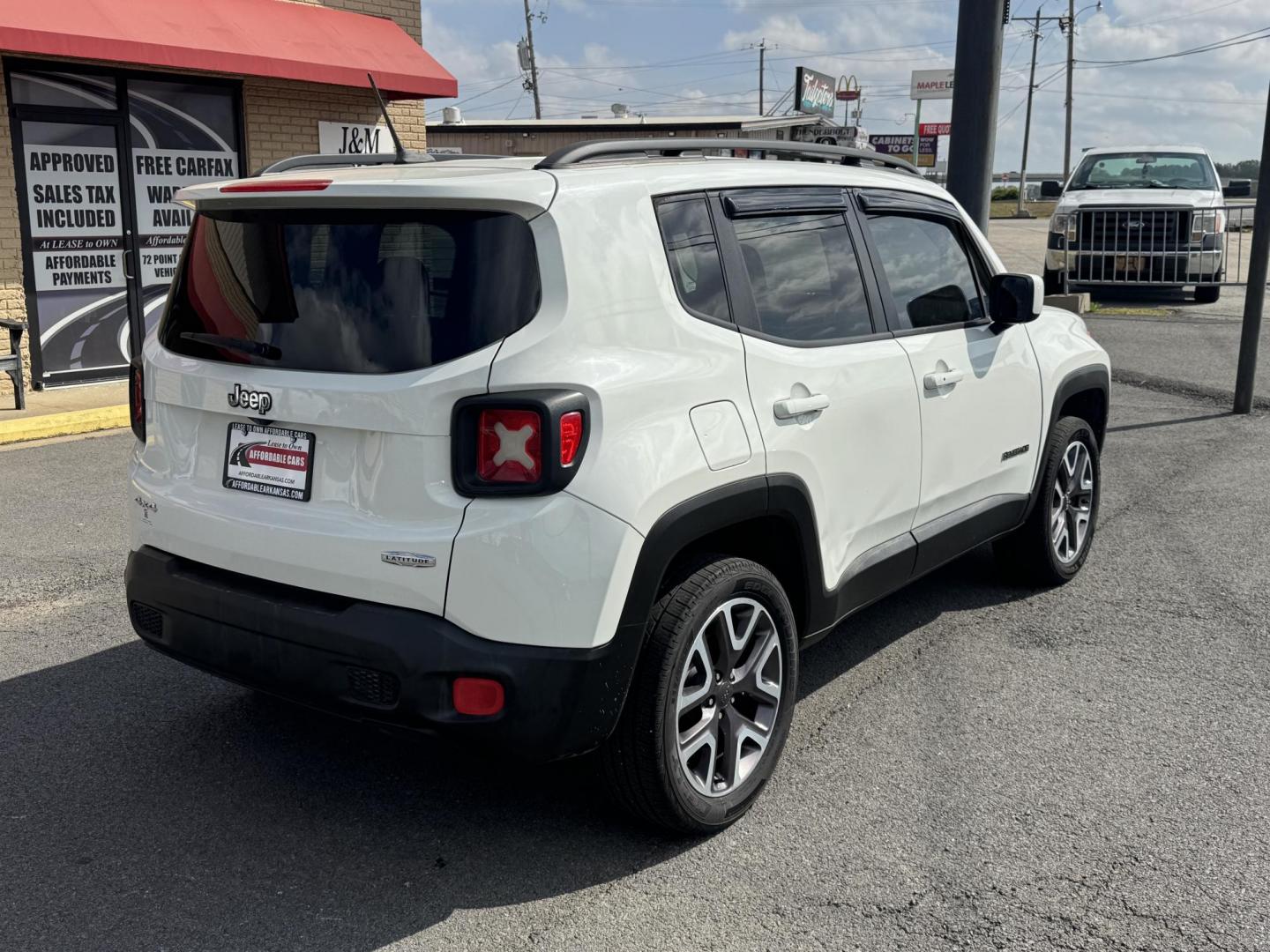 2016 White Jeep Renegade (ZACCJBBT2GP) with an 4-Cyl, MultiAir, 2.4L engine, Automatic, 9-Spd transmission, located at 8008 Warden Rd, Sherwood, AR, 72120, (501) 801-6100, 34.830078, -92.186684 - Photo#7