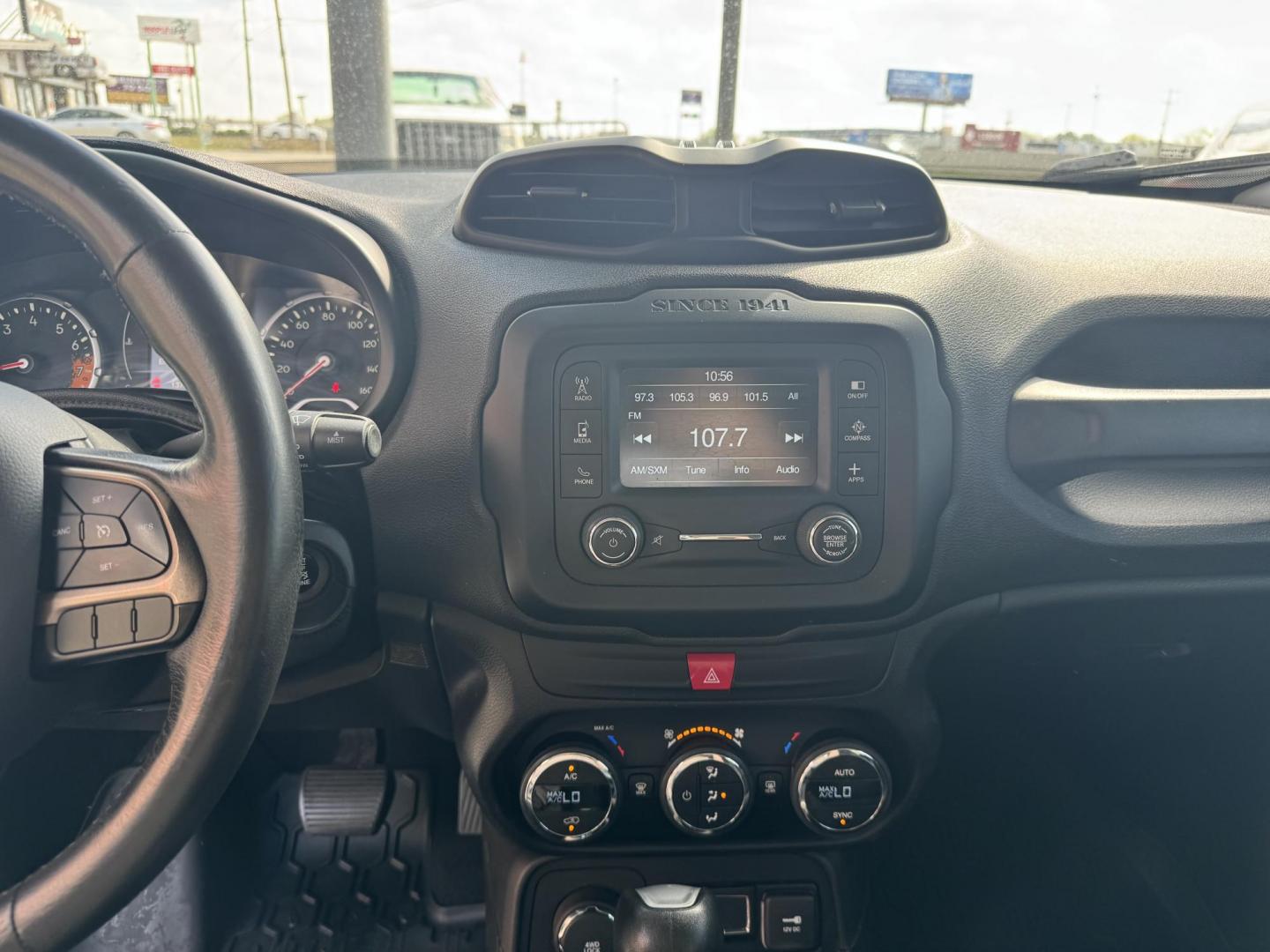 2016 White Jeep Renegade (ZACCJBBT2GP) with an 4-Cyl, MultiAir, 2.4L engine, Automatic, 9-Spd transmission, located at 8008 Warden Rd, Sherwood, AR, 72120, (501) 801-6100, 34.830078, -92.186684 - Photo#16