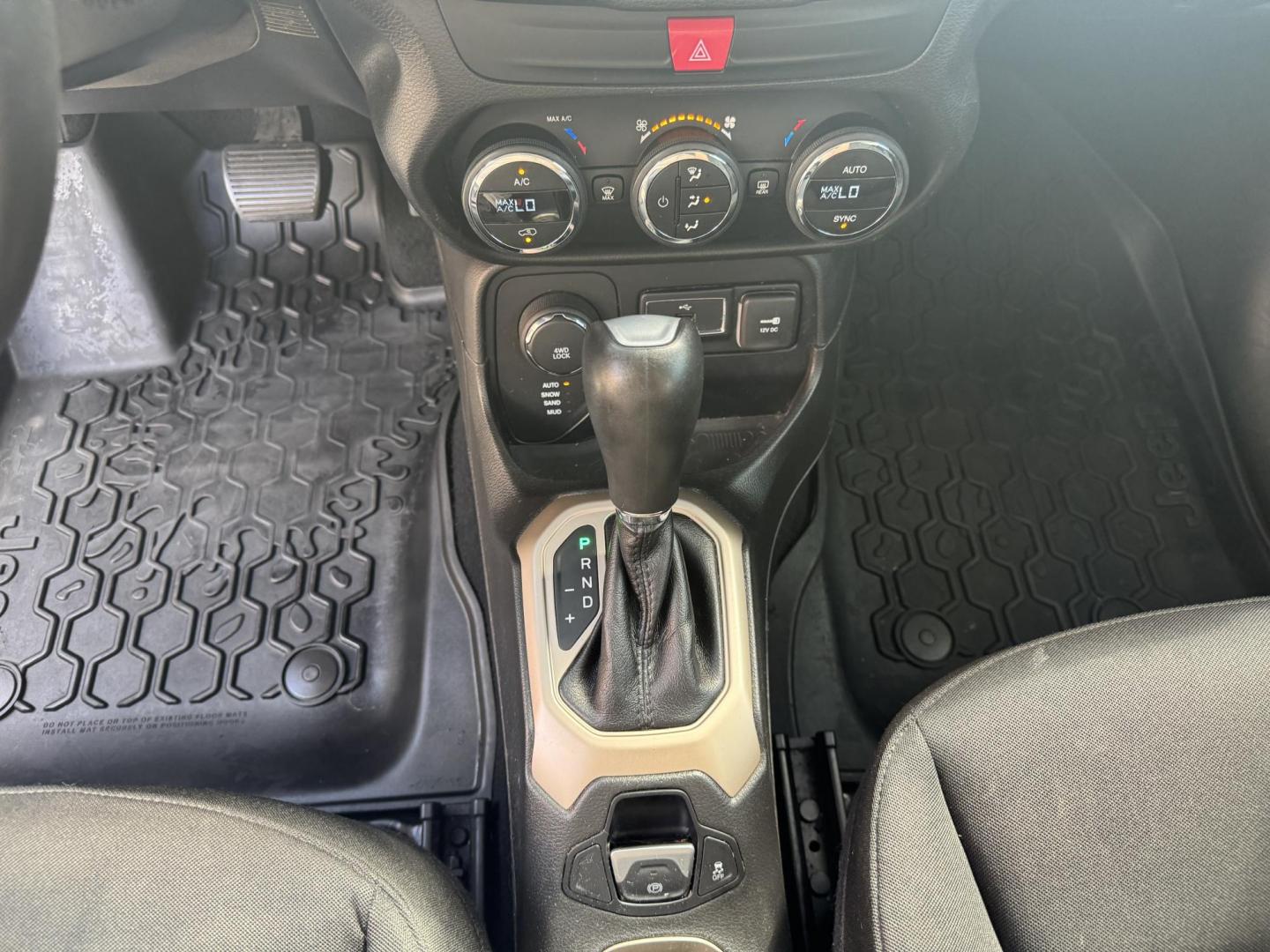 2016 White Jeep Renegade (ZACCJBBT2GP) with an 4-Cyl, MultiAir, 2.4L engine, Automatic, 9-Spd transmission, located at 8008 Warden Rd, Sherwood, AR, 72120, (501) 801-6100, 34.830078, -92.186684 - Photo#17