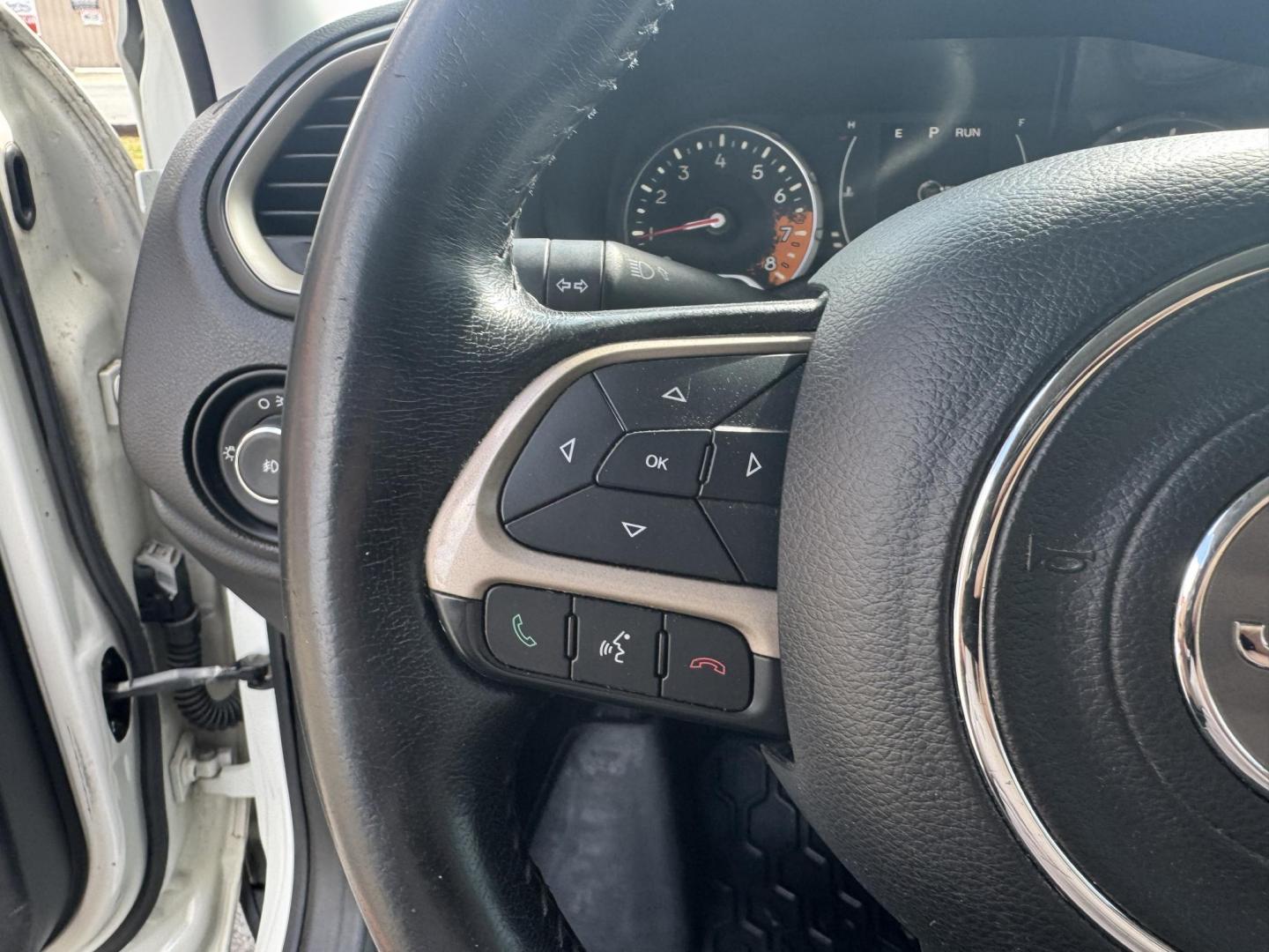 2016 White Jeep Renegade (ZACCJBBT2GP) with an 4-Cyl, MultiAir, 2.4L engine, Automatic, 9-Spd transmission, located at 8008 Warden Rd, Sherwood, AR, 72120, (501) 801-6100, 34.830078, -92.186684 - Photo#19